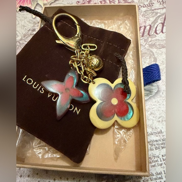 Louis Vuitton Accessories - Louis Vuitton Gold and Multicolor Floral Key Holder